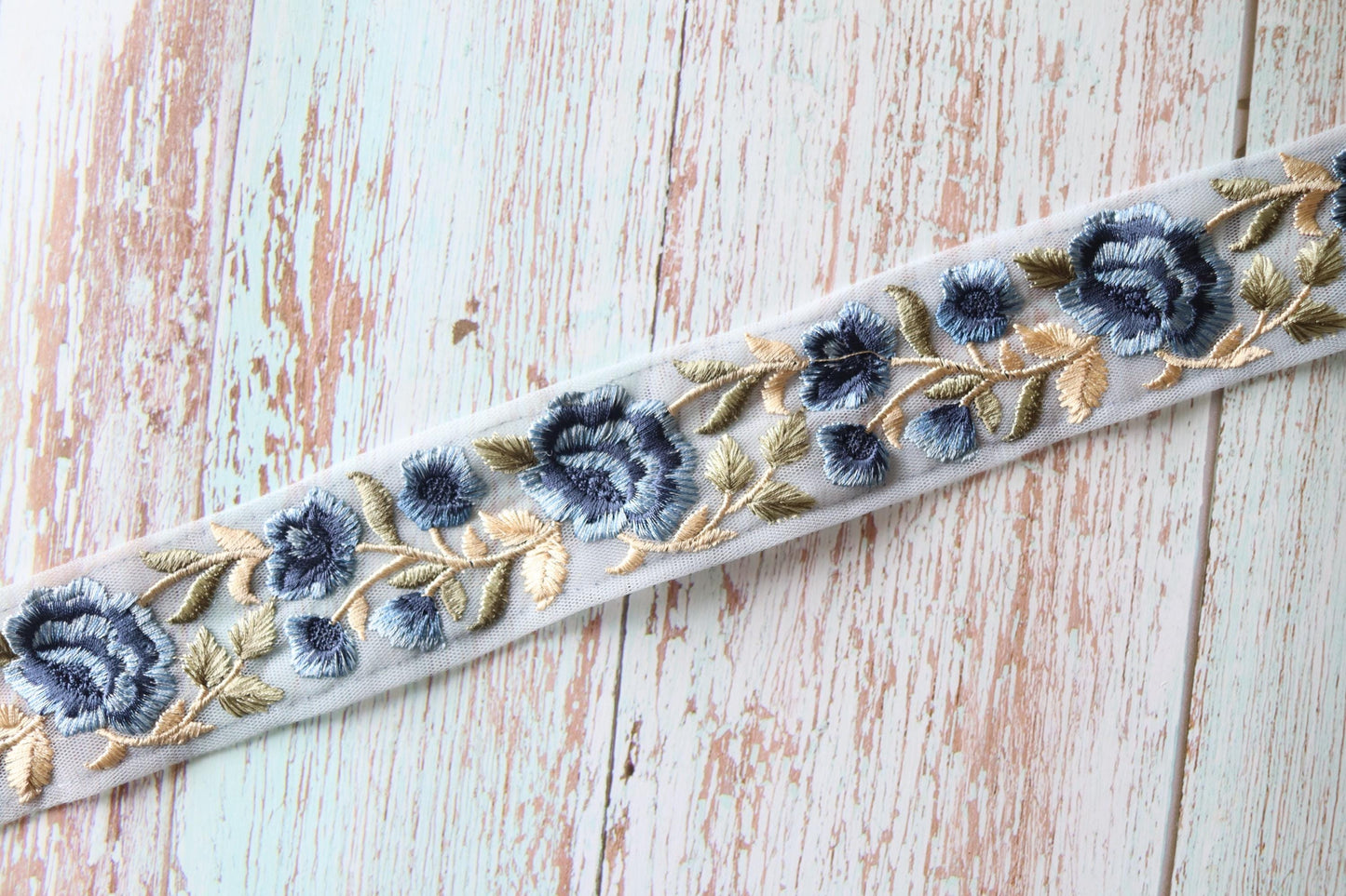Blue Cream Floral Embroidered Trim, Pastel Net Floral Border, Blue White Net Lace, Indian Fabric Trim, Saree Border, インド刺繍リボン, Price/mtr