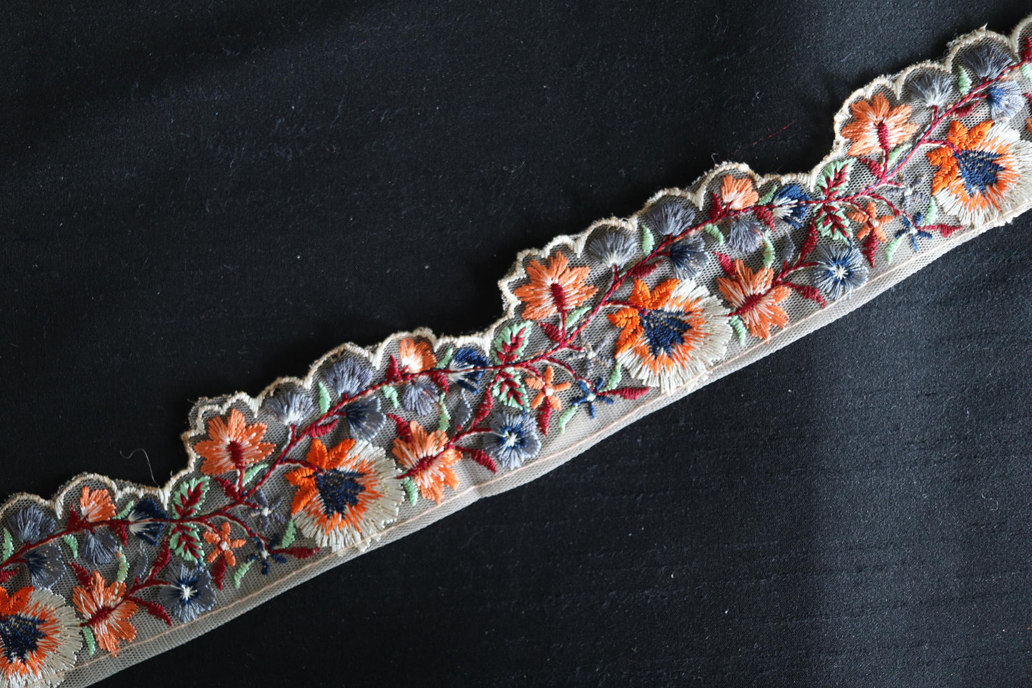 Floral Scallop Embroidered Net Trim, Pink Peach Net Border, Cutwork Net Lace, Indian Fabric Trim, Floral Saree Border, インド刺繍リボン, Price/mtr