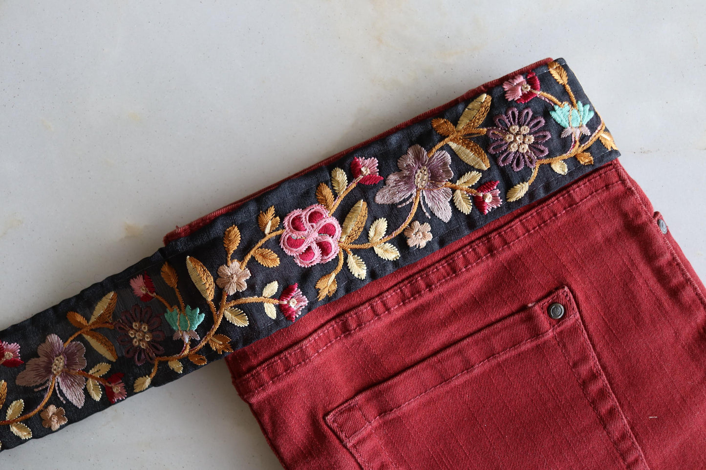 Black Pink Butterfly Floral Trim, Embroidered Floral Net Border, Black Lace, Indian Fabric Trim, Butterfly Saree Border, インド刺繍リボン, Price/mtr