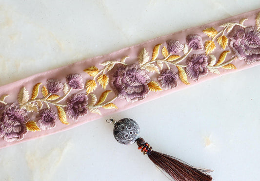Mauve Pink Floral Embroidered Trim, Net Floral Border, Pink Lavender Floral Net Lace, Indian Fabric Trim, Saree Border, インド刺繍リボン, Price/mtr