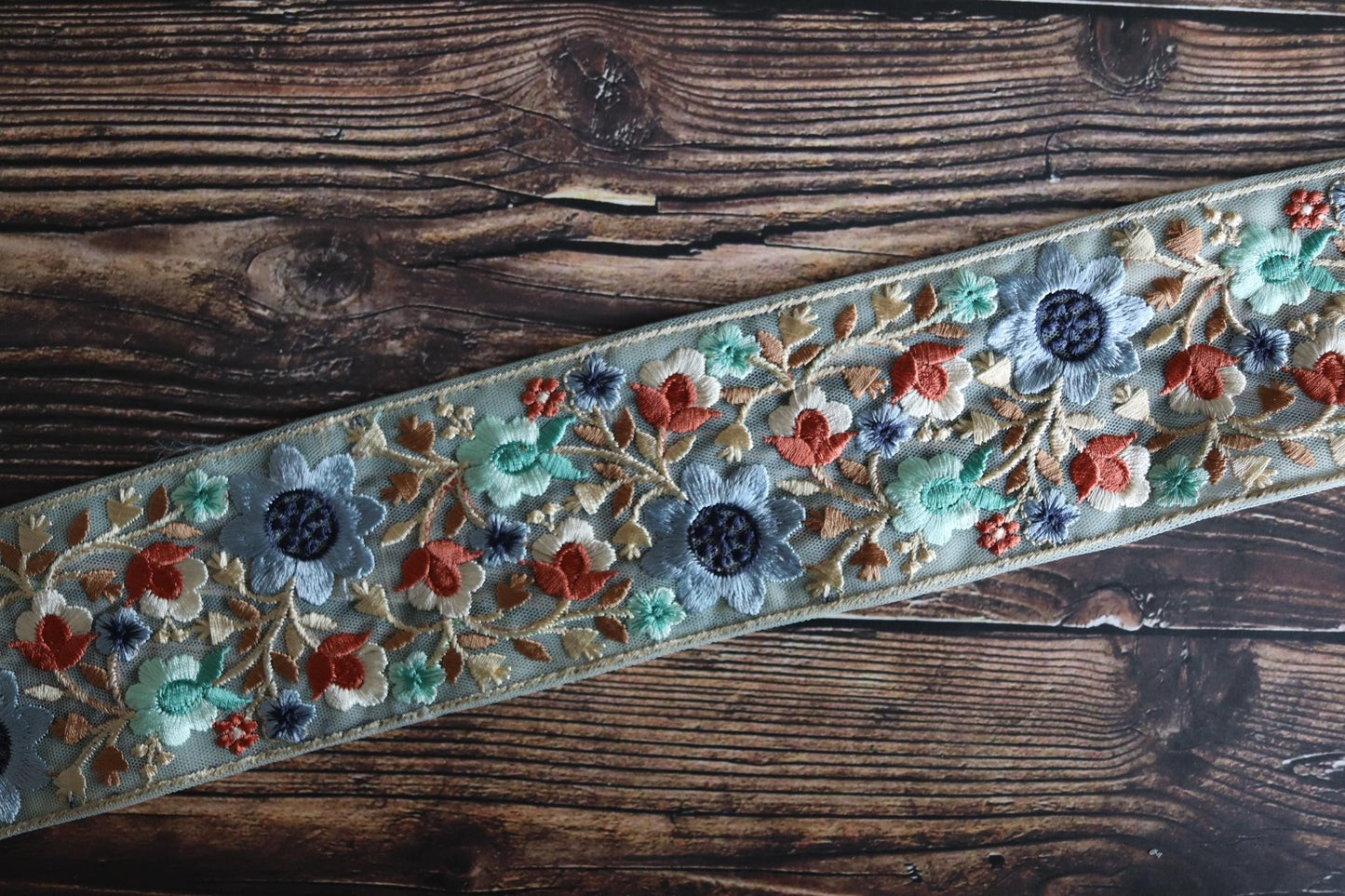 Blue White Floral Embroidered Trim, Pastel Net Floral Border, Blue Peach Net Lace, Indian Fabric Trim, Saree Border, インド刺繍リボン, Price/mtr