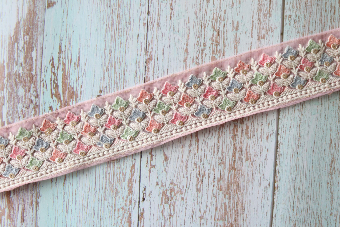 Pink White Floral Embroidered Trim, Indian Fabric Net Sequins Border, Pastel Pink Lace, Lucknowi Saree Border, インド刺繍リボン, Price/mtr