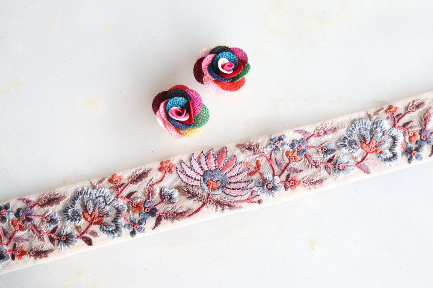 Pink Blue Floral Embroidered Trim, Net Floral Border, Pink Peach Floral Net Lace, Indian Fabric Trim, Saree Border, インド刺繍リボン, Price/mtr