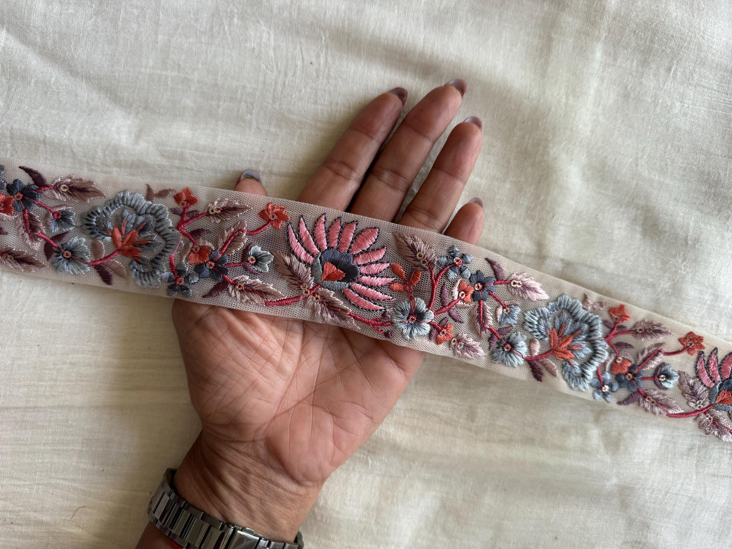 Pink Blue Floral Embroidered Trim, Net Floral Border, Pink Peach Floral Net Lace, Indian Fabric Trim, Saree Border, インド刺繍リボン, Price/mtr