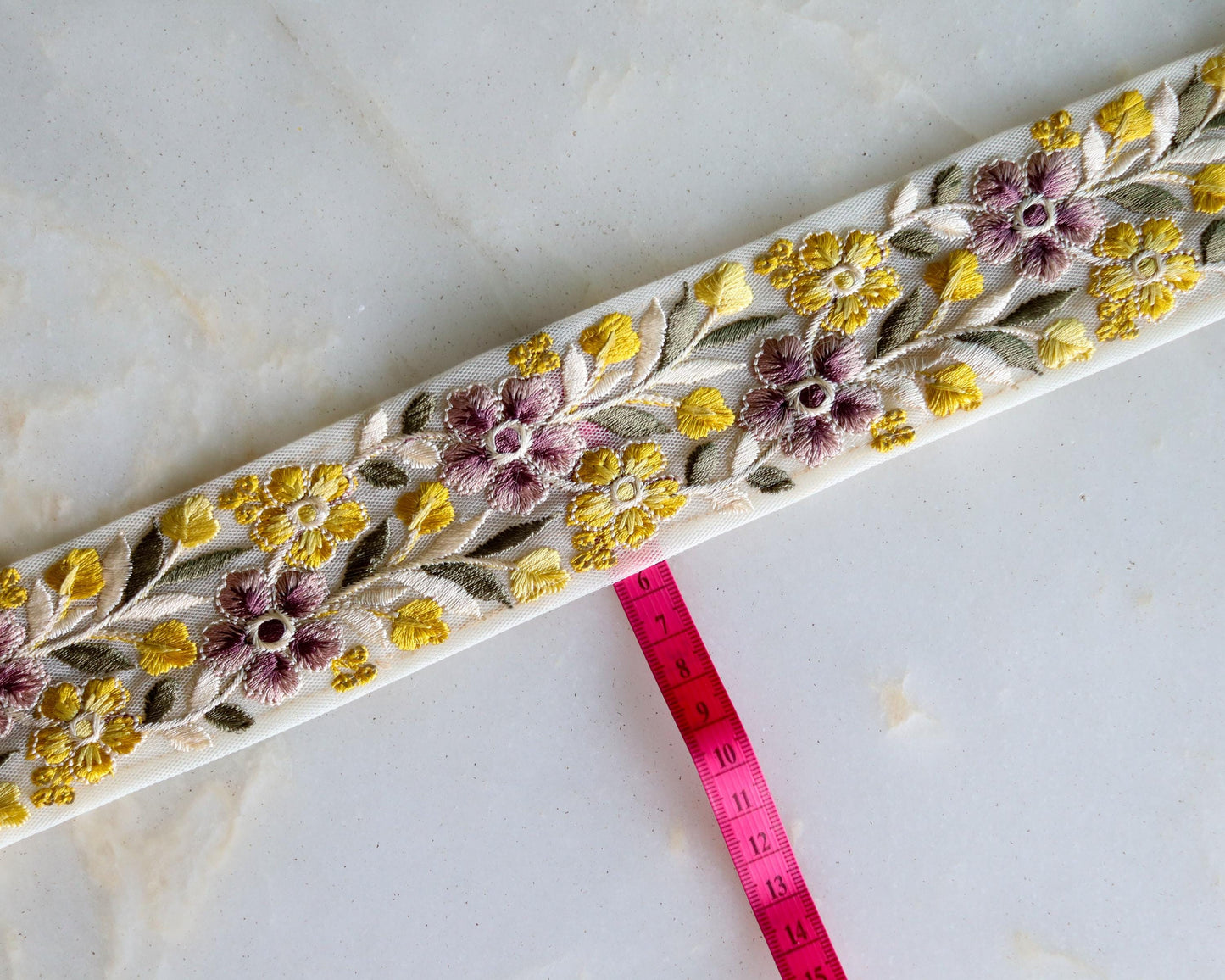 Yellow Mauve Floral Embroidered Trim, Spring Floral Border, Yellow Purple Net Lace, Indian Fabric Trim Saree Border, インド刺繍リボン, Price/mtr