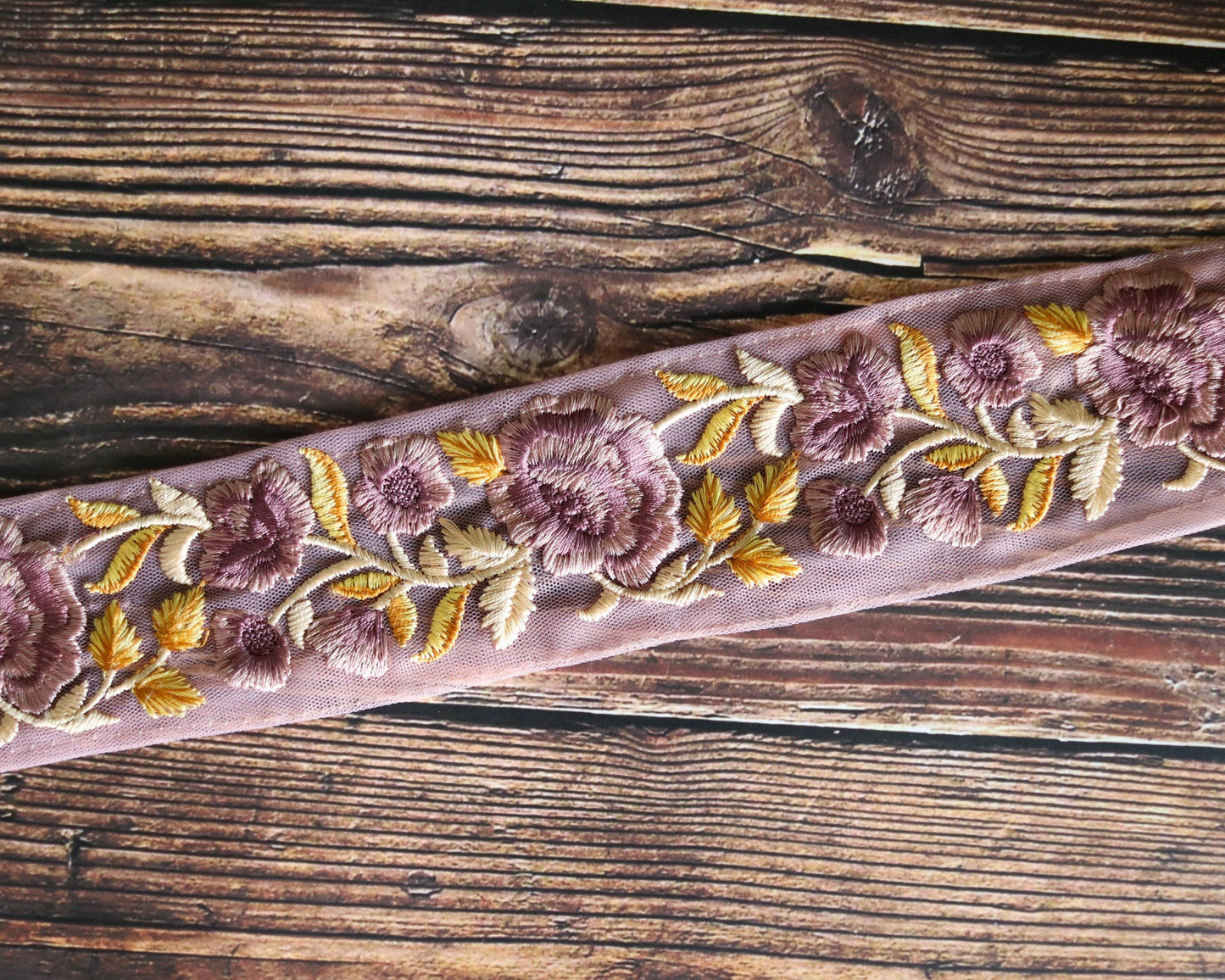 Mauve Pink Floral Embroidered Trim, Net Floral Border, Pink Lavender Floral Net Lace, Indian Fabric Trim, Saree Border, インド刺繍リボン, Price/mtr