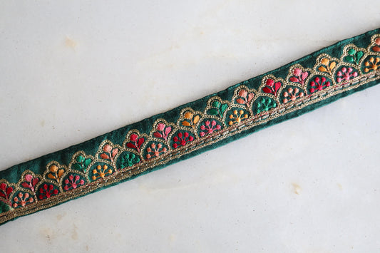 Green Gold Floral Embroidered Trim, Indian Fabric Embroidered Border, Green Multicolour Floral Lace, Saree Border, インド刺繍リボン, Price/mtr