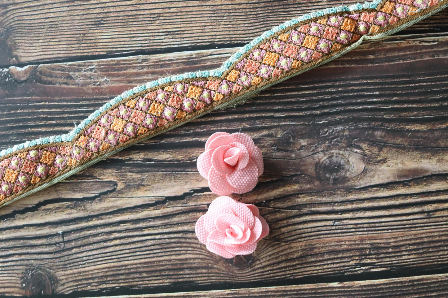 Floral Scallop Embroidered Net Trim, Pink Peach Green Border, Cutwork Floral Net Lace, Indian Fabric Trim, Saree Border, インド刺繍リボン, Price/mtr