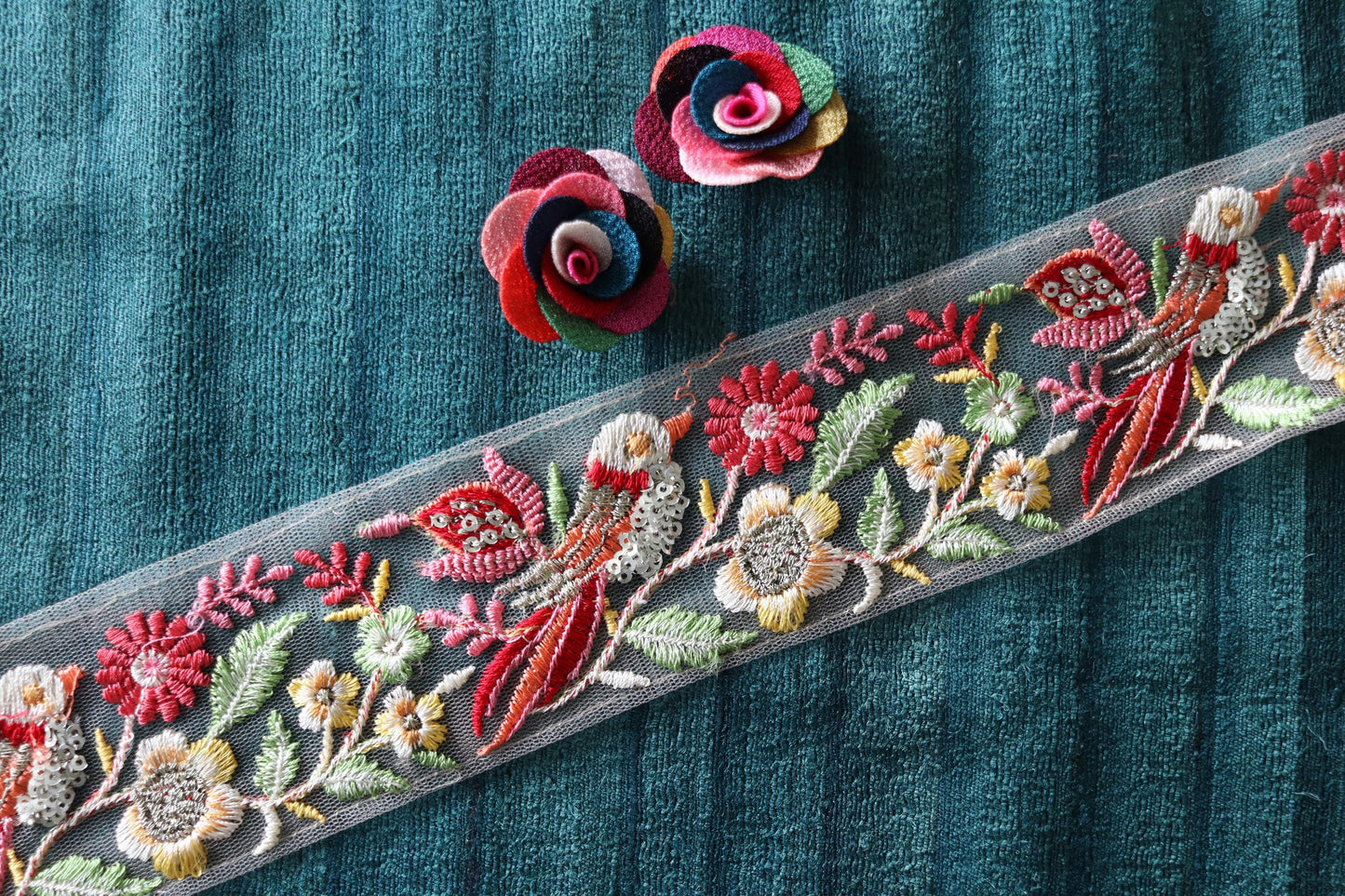 Pink Floral Parrot Embroidered Trim, Pink White Floral Bird Net Lace, Indian Fabric Trim, Floral Saree Border, インド刺繍リボン, Price/mtr