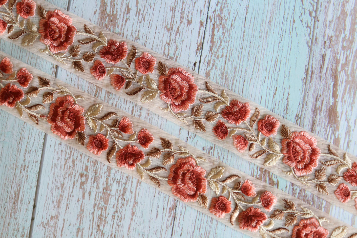 Peach Cream Floral Embroidered Trim, Indian Fabric Net Border, Peach Net Lace, Parsi Embroidery Floral Saree Border, インド刺繍リボン, Price/mtr
