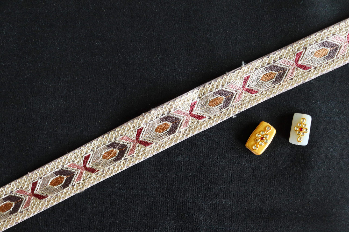 Pastel Net Colourful Embroidered Trim, Pink Grey Border, Geometric Lace, Bridal Designer Indian Fabric Saree Border, インド刺繍リボン, Price/mtr