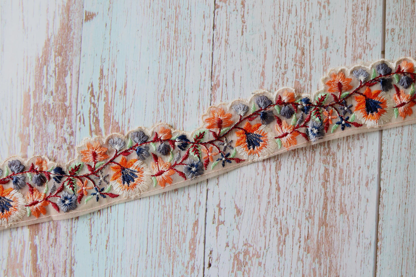 Floral Scallop Embroidered Net Trim, Pink Peach Net Border, Cutwork Net Lace, Indian Fabric Trim, Floral Saree Border, インド刺繍リボン, Price/mtr